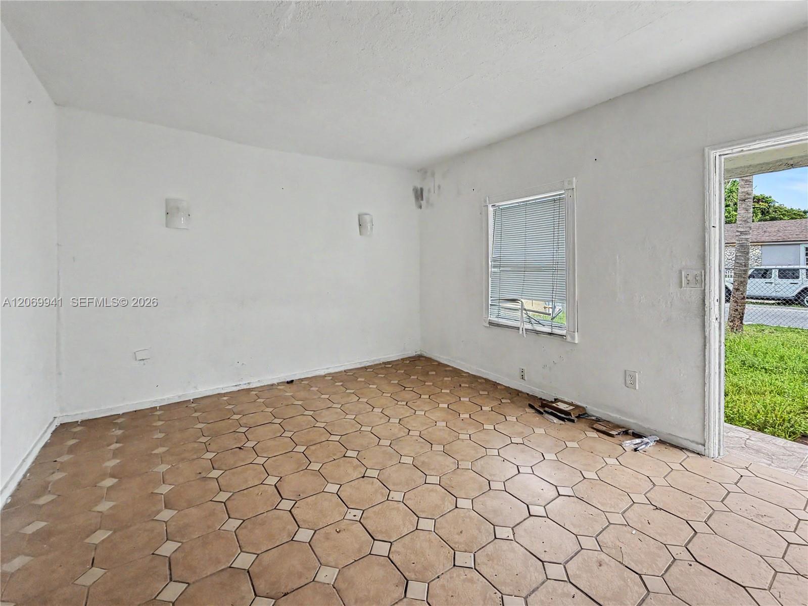 2728 Nw 3rd Street Property Photo 10