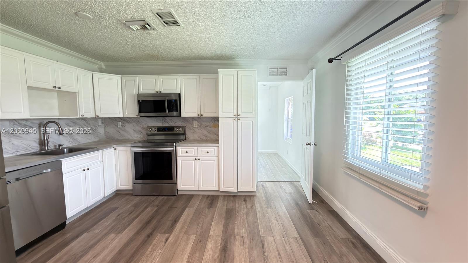 8151 Sw 7th Street Property Photo 4