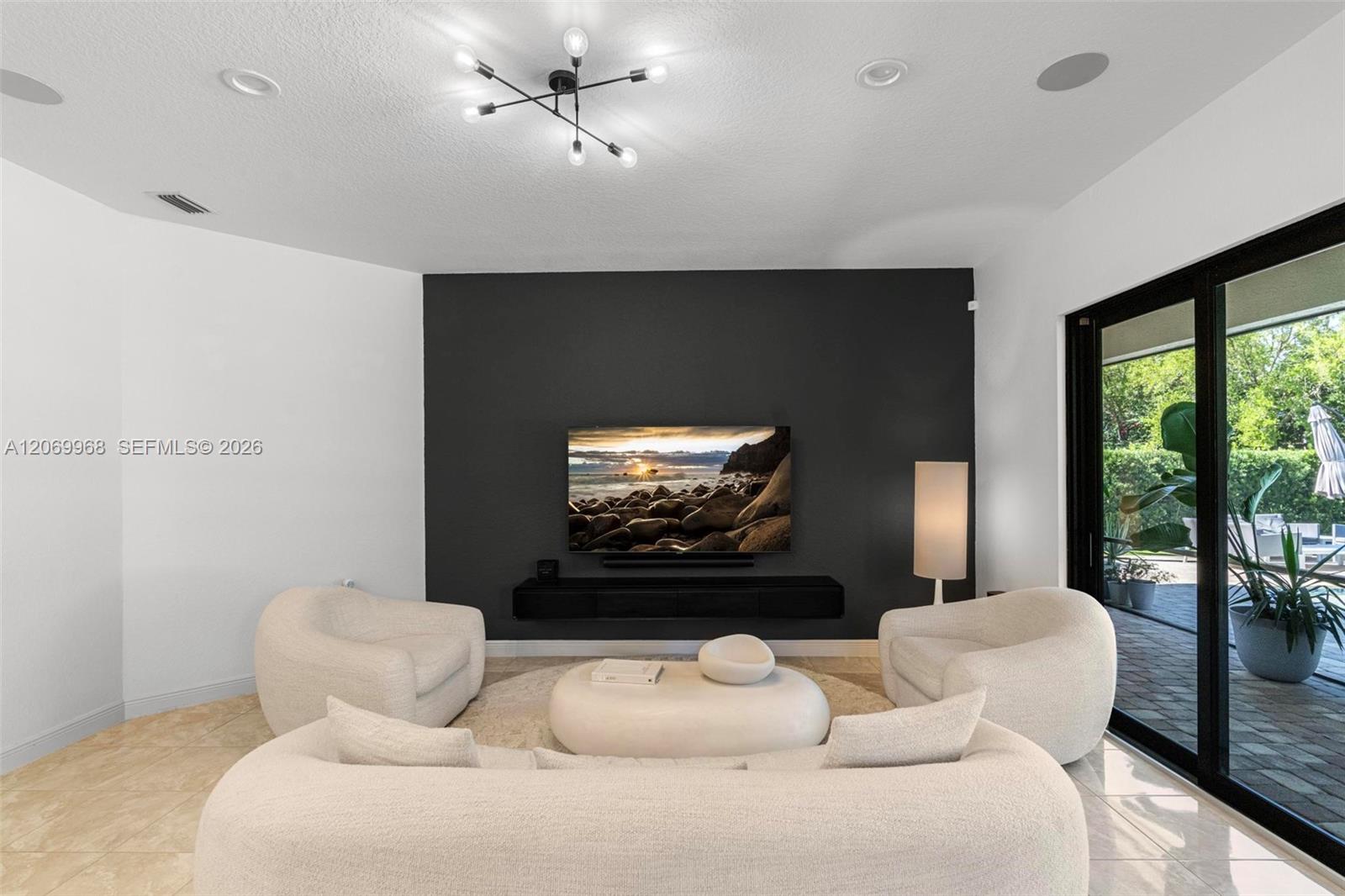 10185 Cameilla Street Property Photo 10