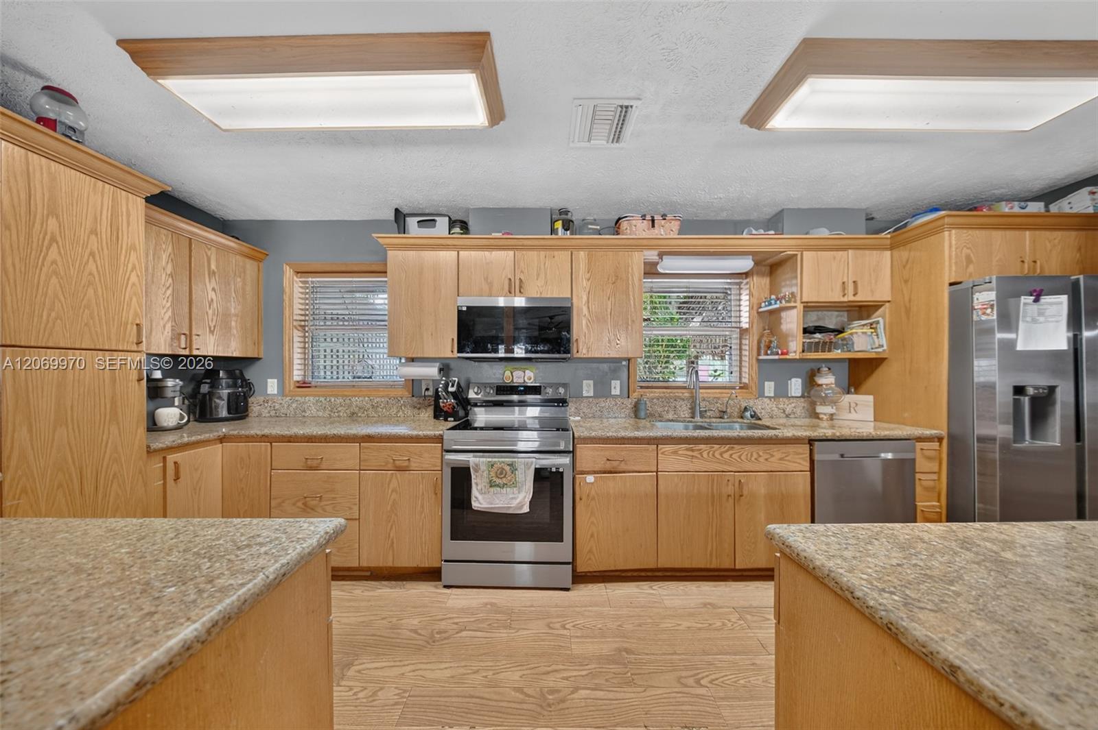 A12069970 Property Photo 9