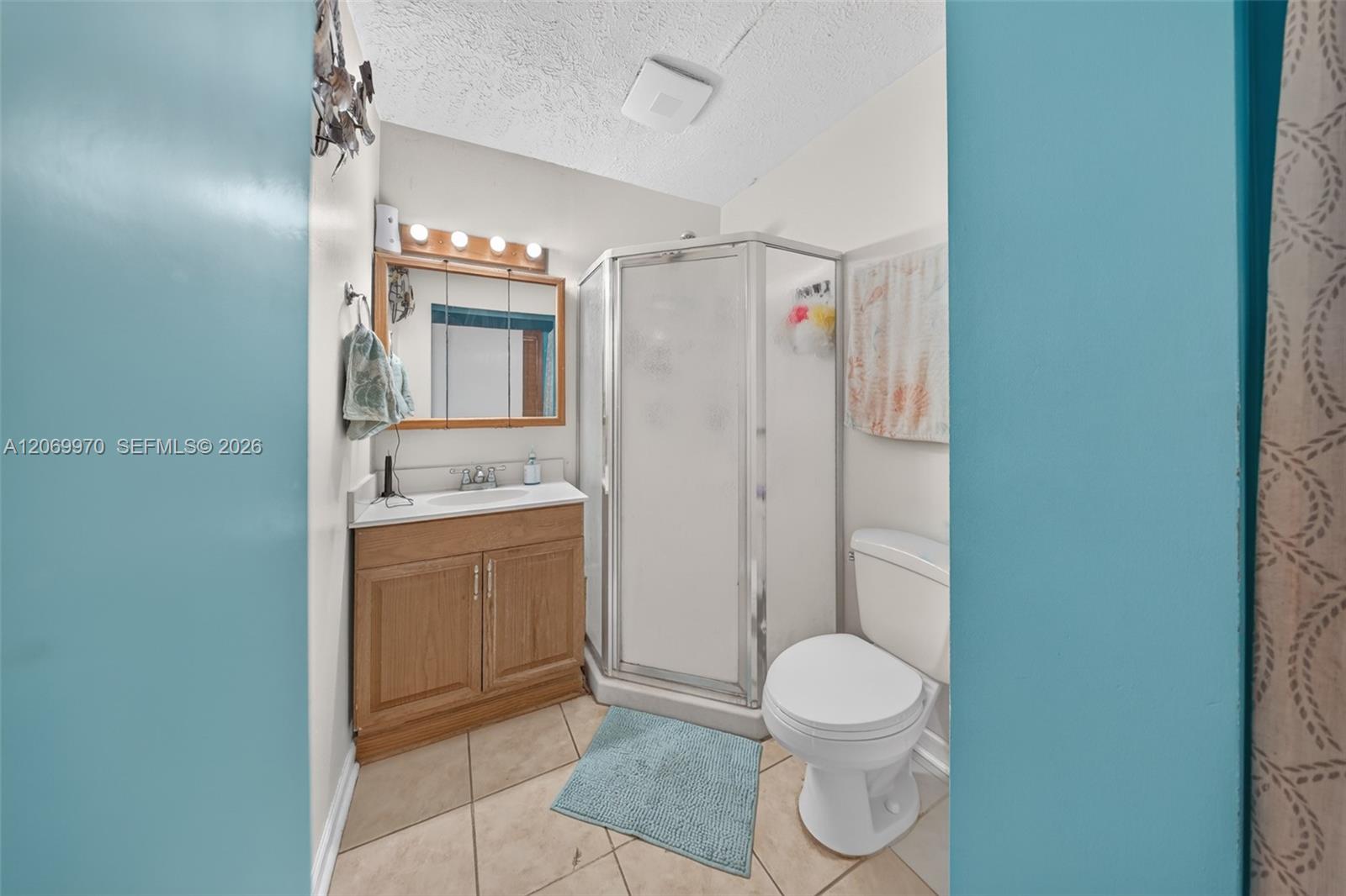 A12069970 Property Photo 18