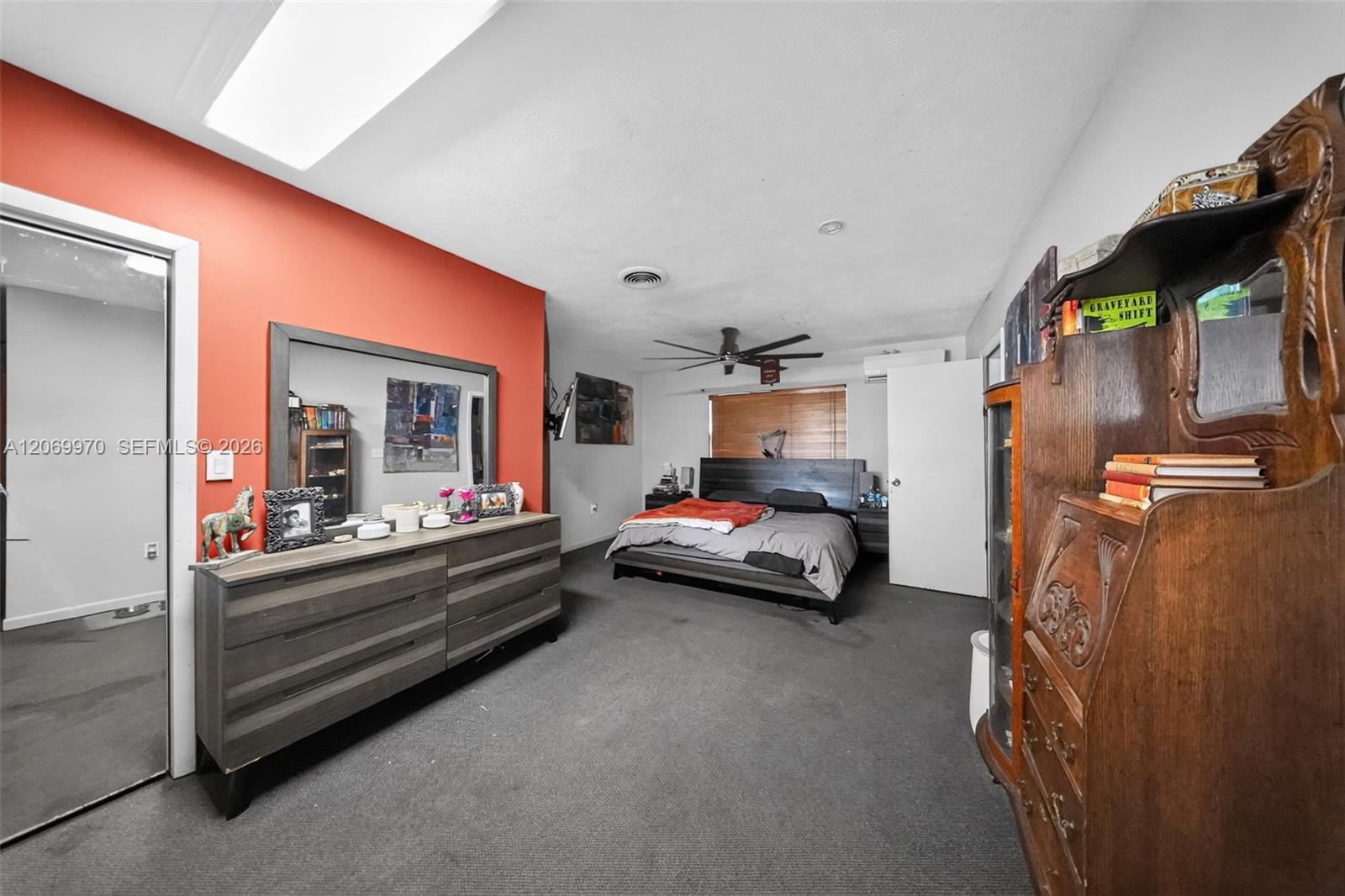 A12069970 Property Photo 19