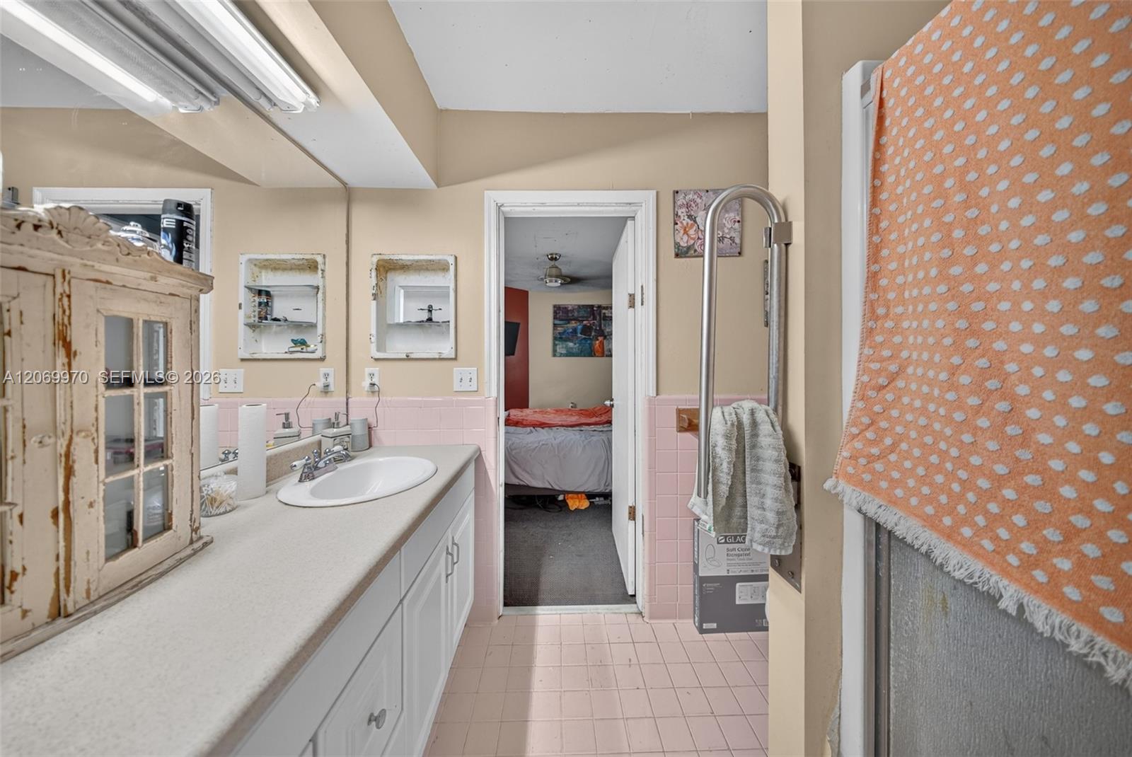 A12069970 Property Photo 22