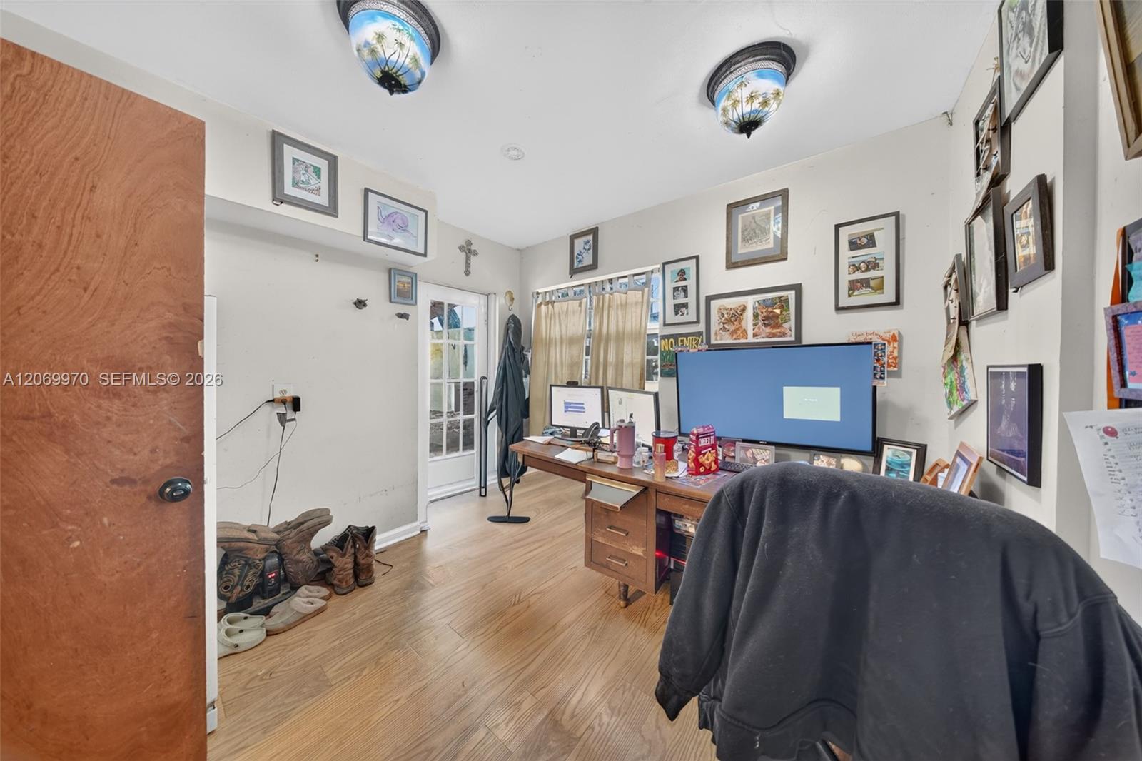 A12069970 Property Photo 24
