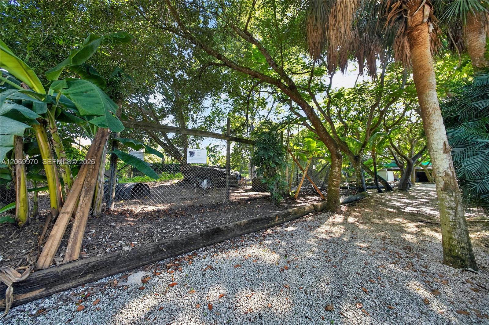 A12069970 Property Photo 43