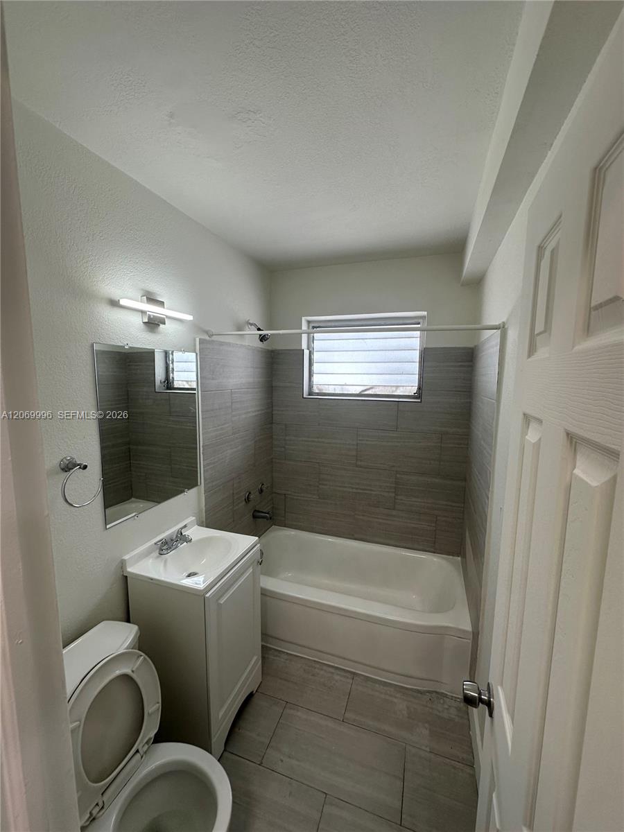 1225 Normandy Drive 8 Property Photo 4