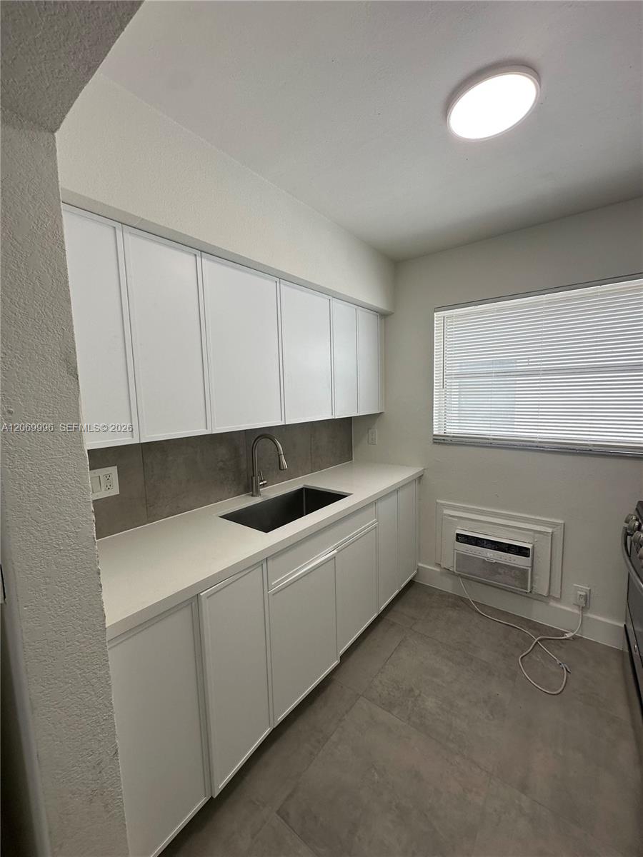 1225 Normandy Drive 8 Property Photo 6