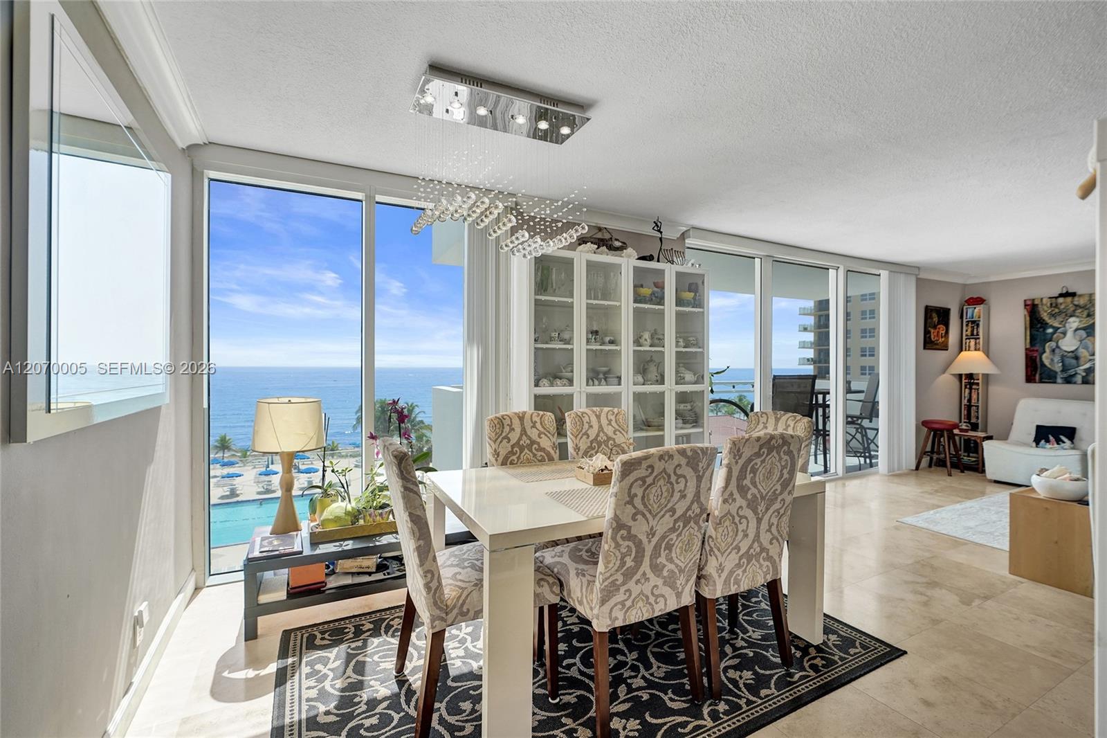 2030 S Ocean Drive 512 Property Photo 2