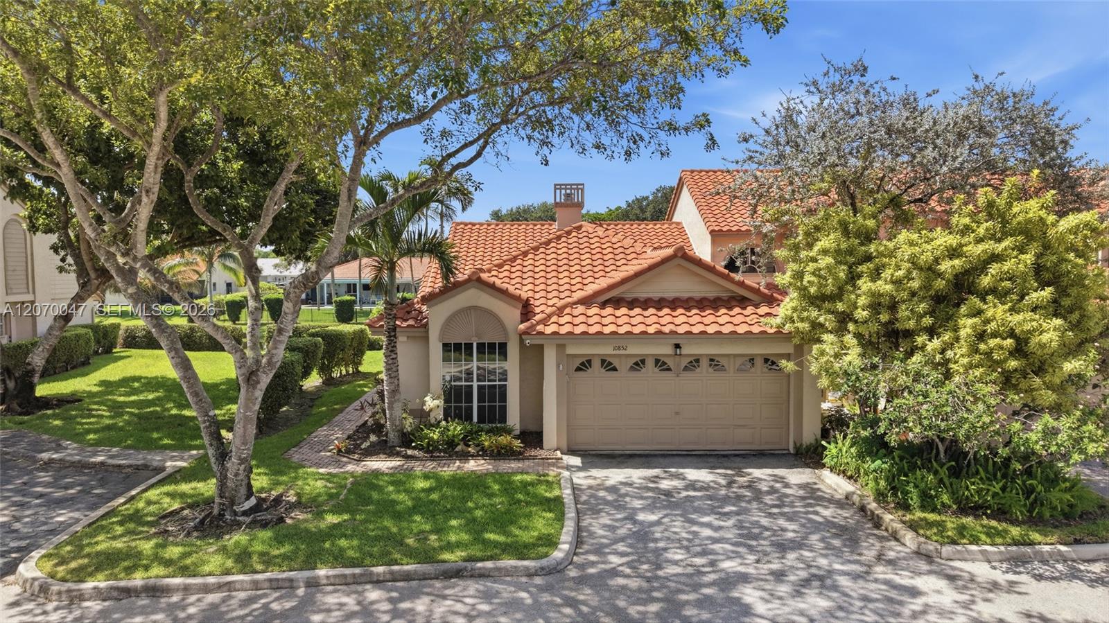 10852 Cypress Glen Drive Property Photo 1