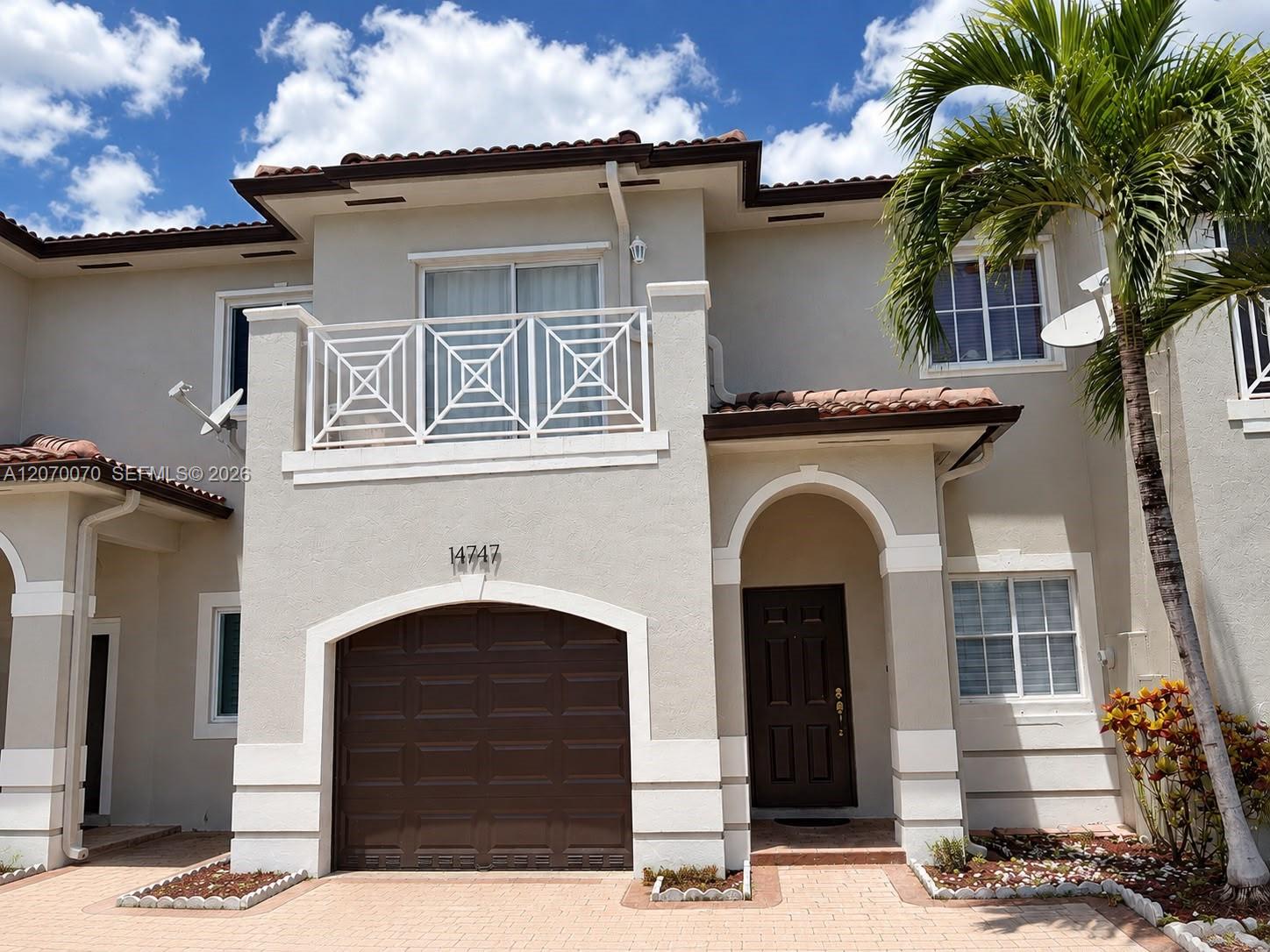 A12070070 Property Photo 1