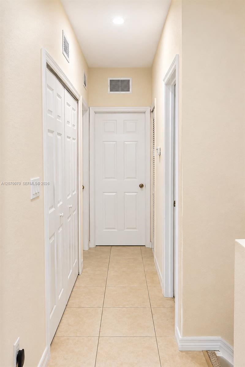 A12070070 Property Photo 10