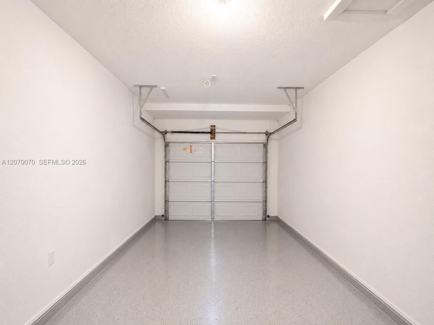 A12070070 Property Photo 20