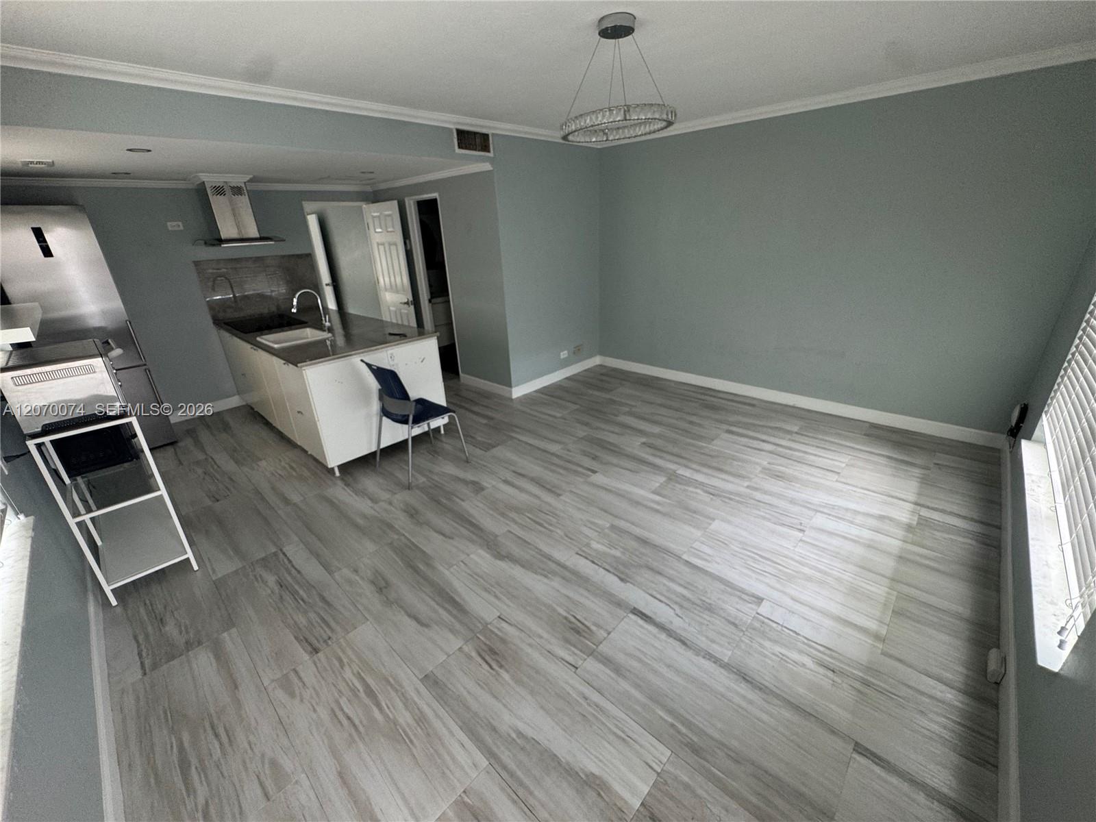 508 Hendricks Isle 12 Property Photo 6