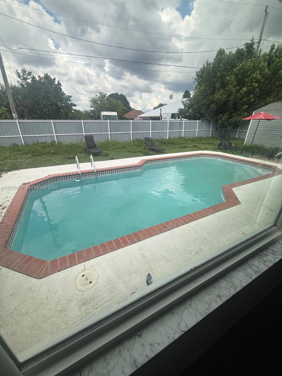 129 E Lake Drive Property Photo 1