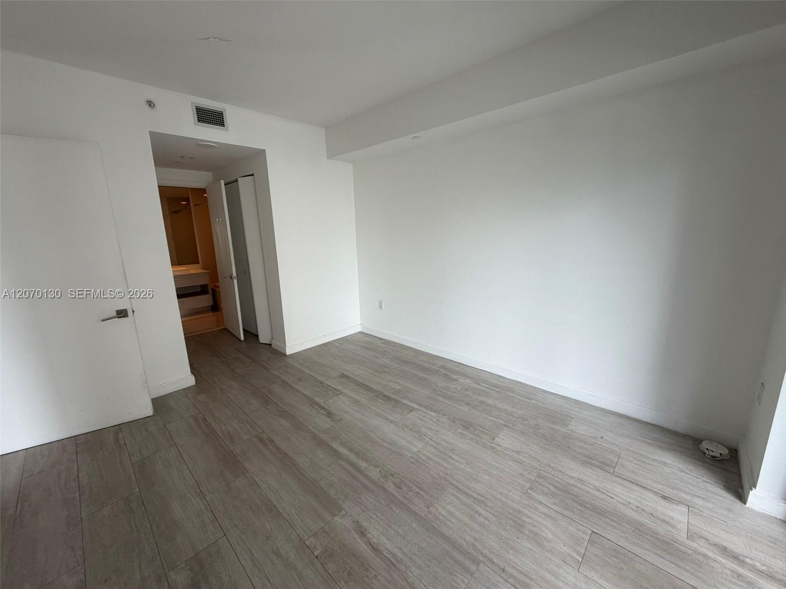 55 Sw 9th Street 2410 Property Photo 5