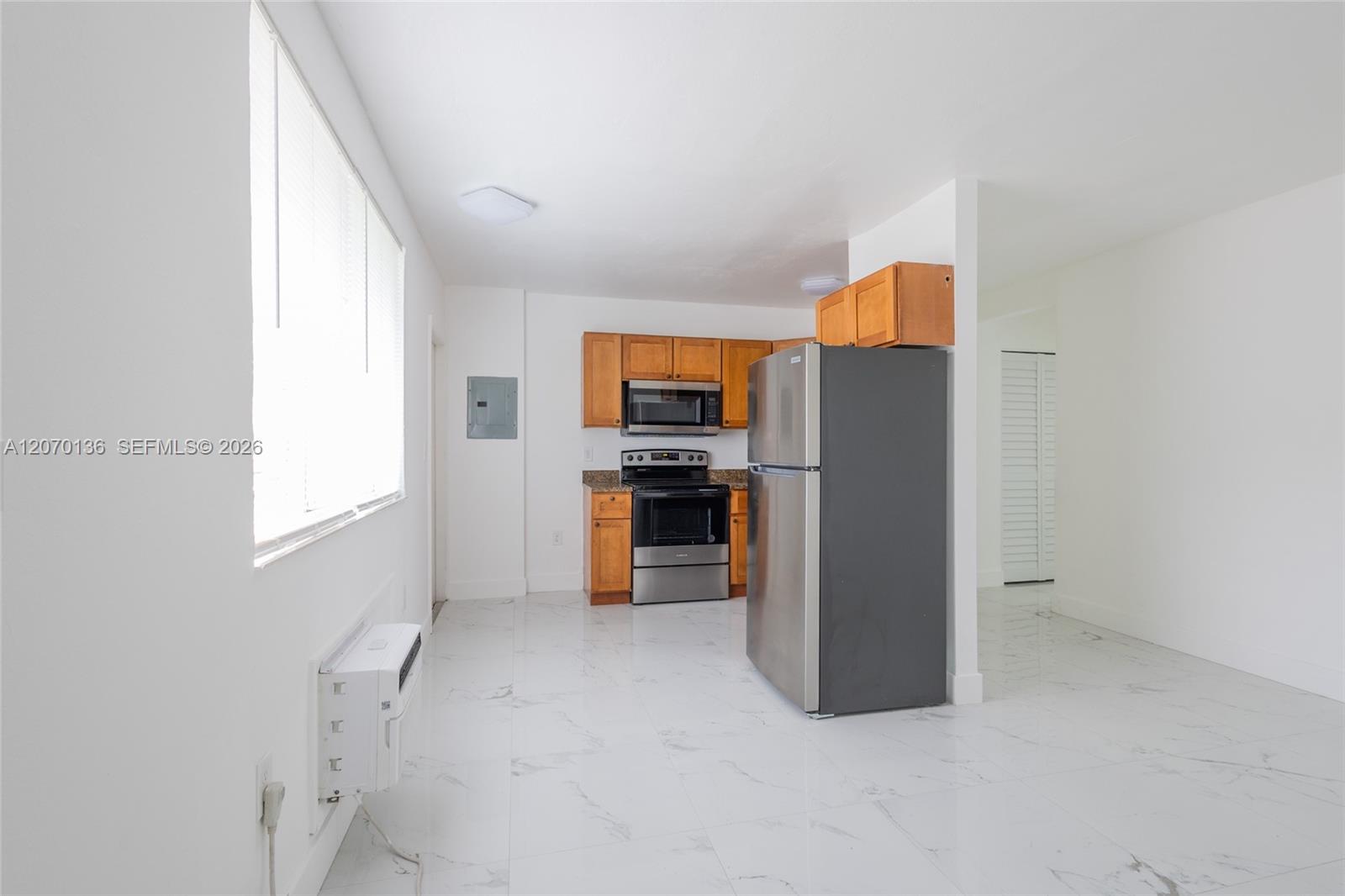 979 Sw 10th Street 2 Property Photo 4