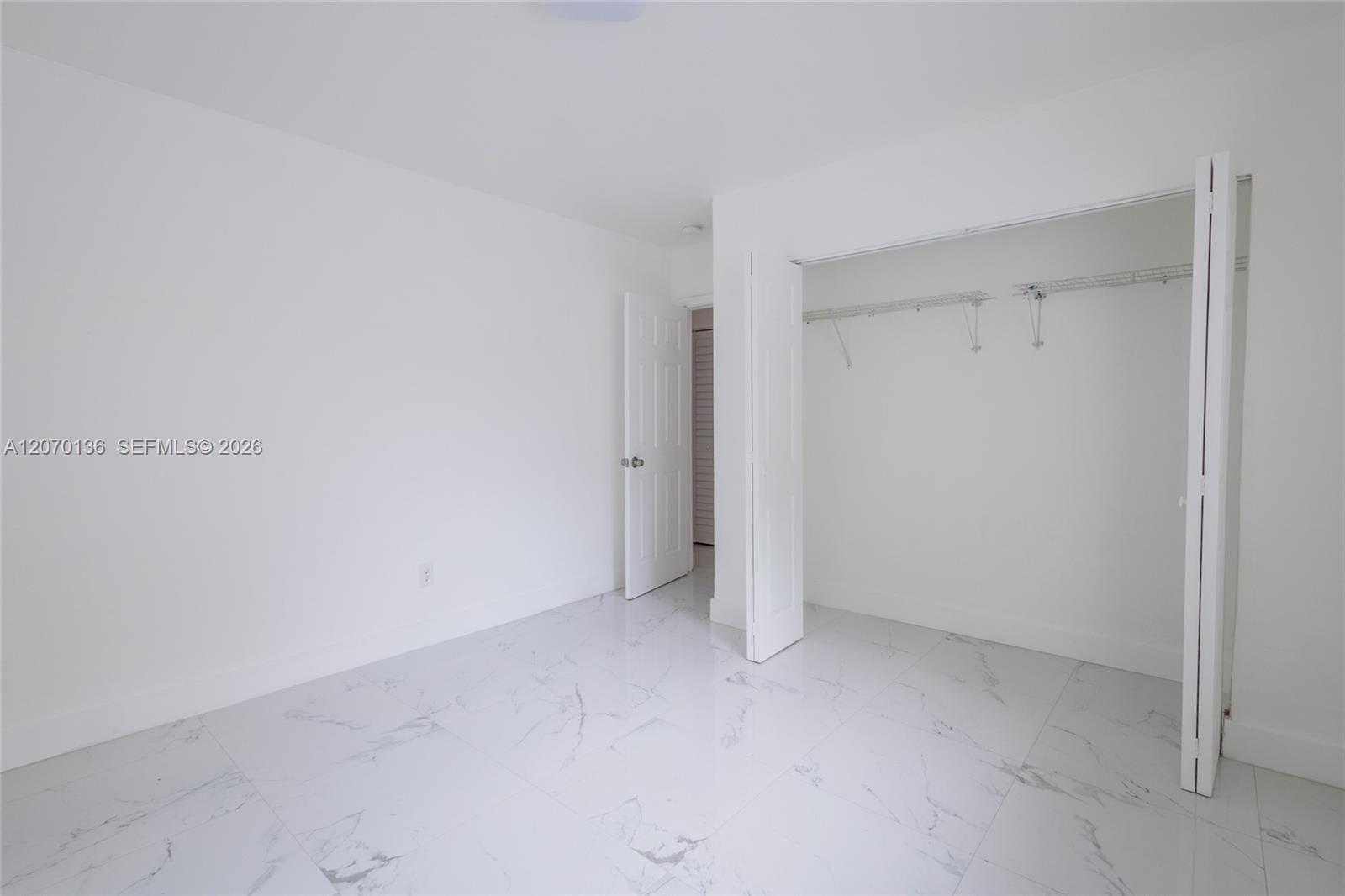 979 Sw 10th Street 2 Property Photo 8