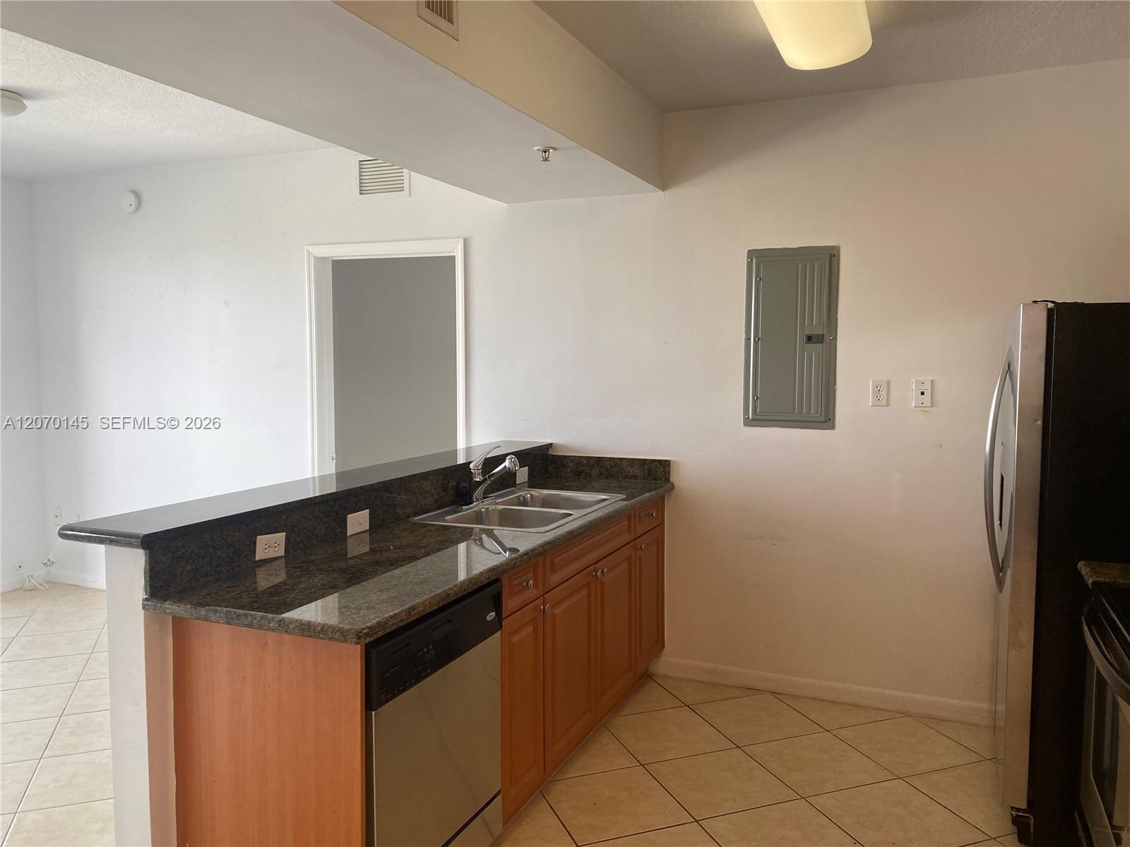 1 Glen Royal Parkway 1113 Property Photo 4