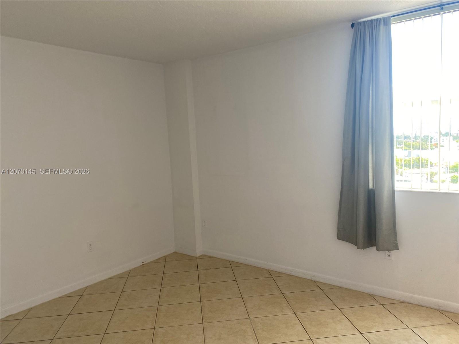 1 Glen Royal Parkway 1113 Property Photo 13