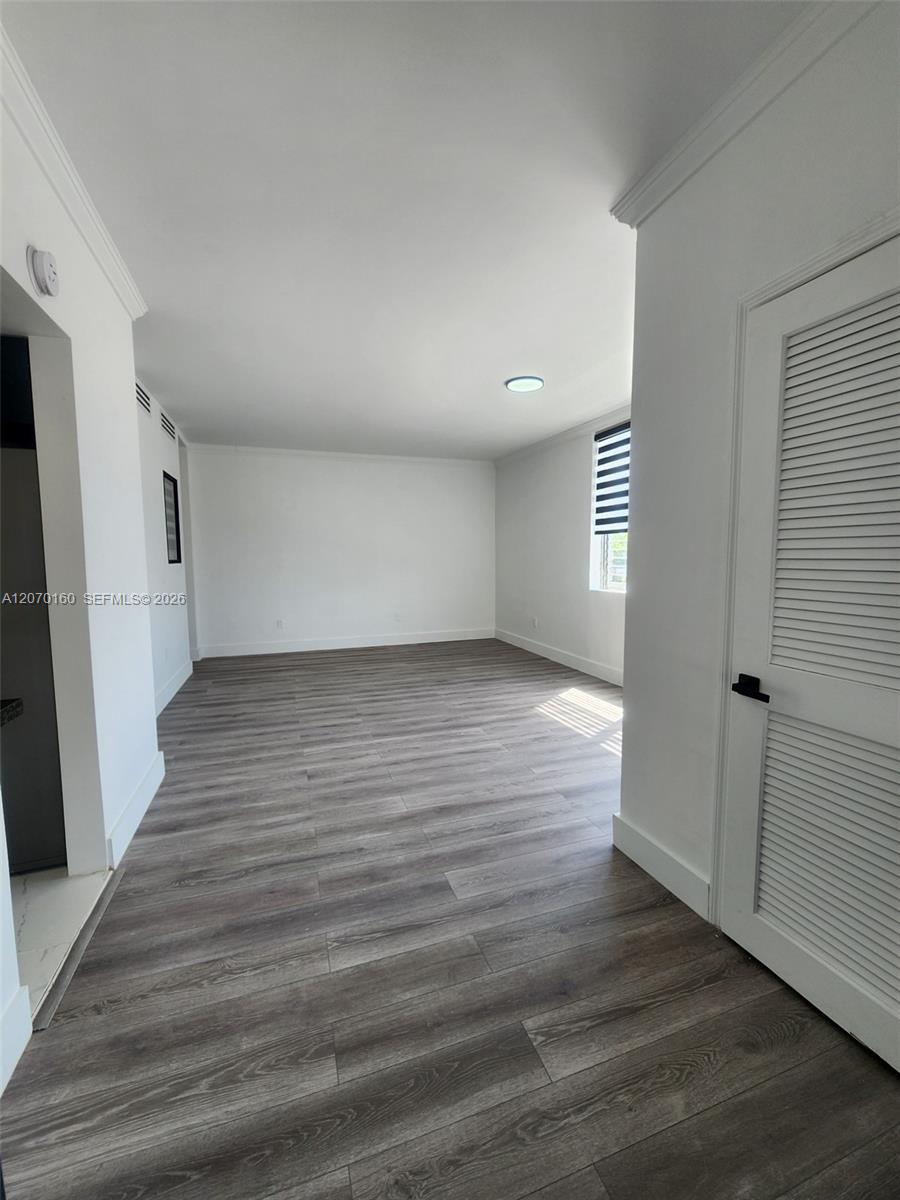 2101 Normandy Drive 202 Property Photo 5