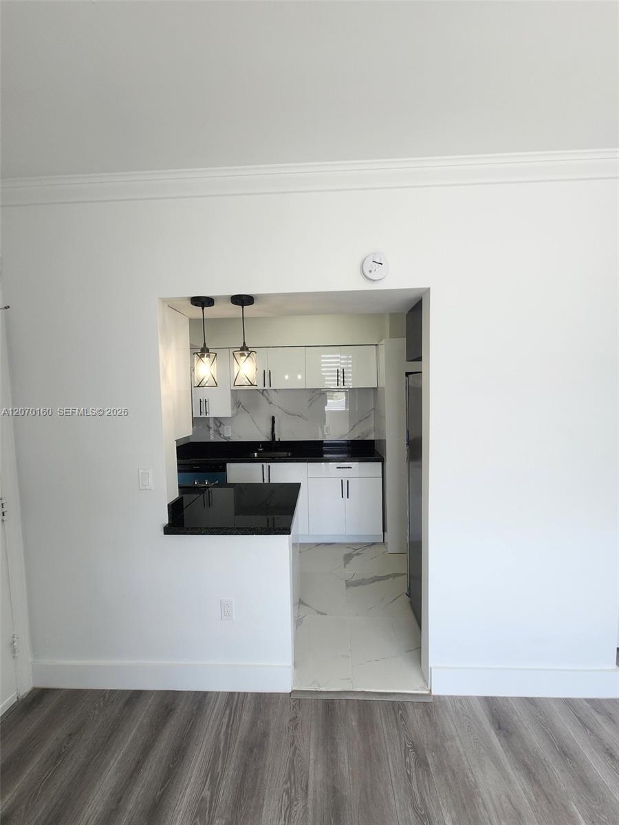 2101 Normandy Drive 202 Property Photo 8