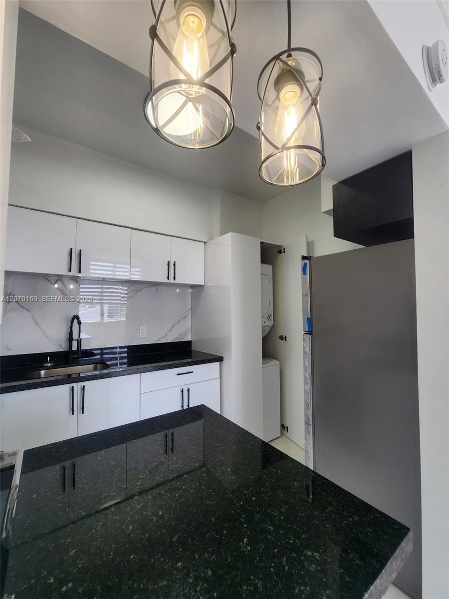 2101 Normandy Drive 202 Property Photo 14