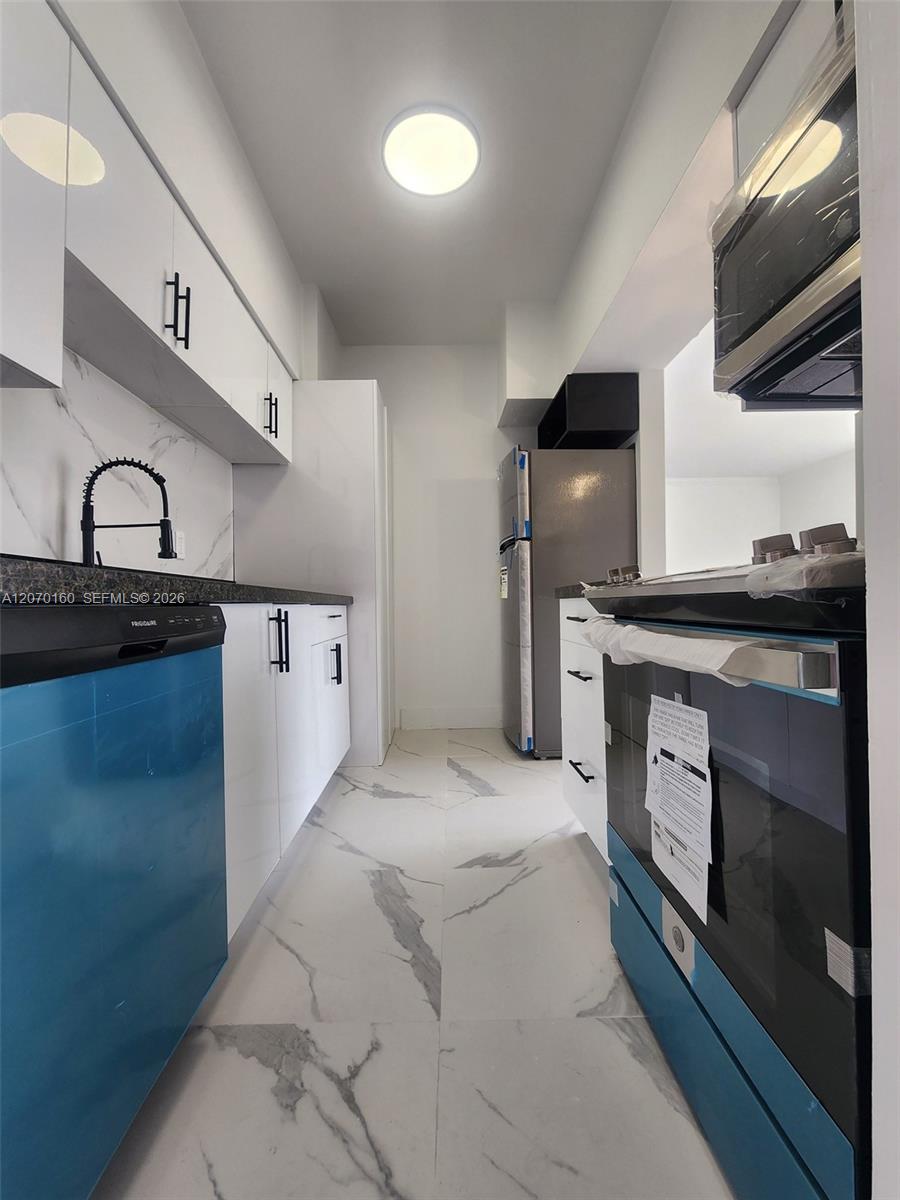 2101 Normandy Drive 202 Property Photo 16