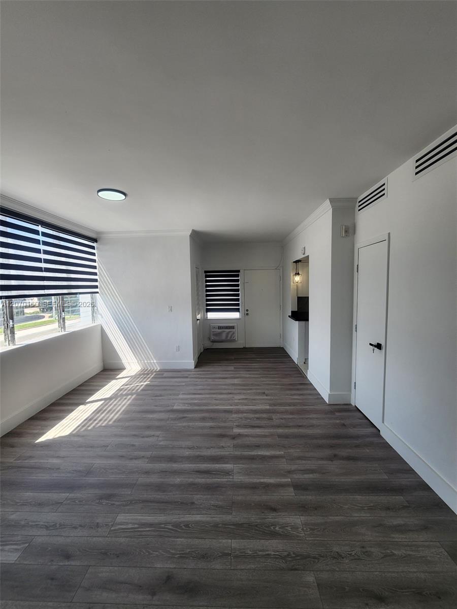 2101 Normandy Drive 202 Property Photo 18