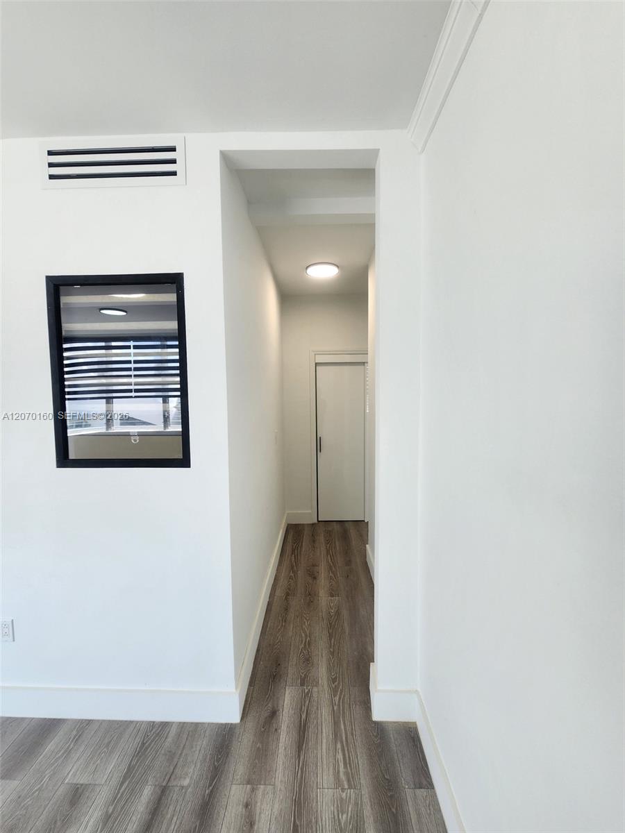 2101 Normandy Drive 202 Property Photo 24