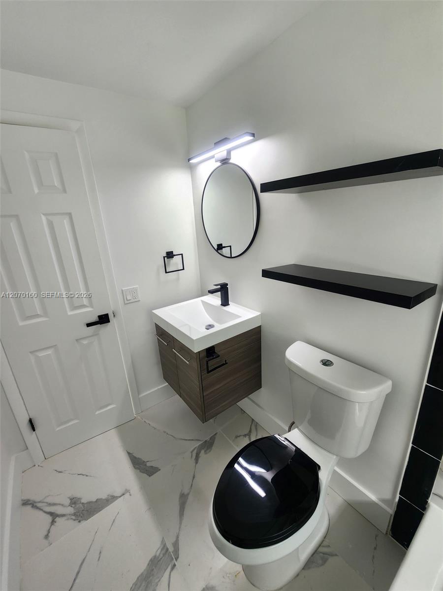 2101 Normandy Drive 202 Property Photo 33