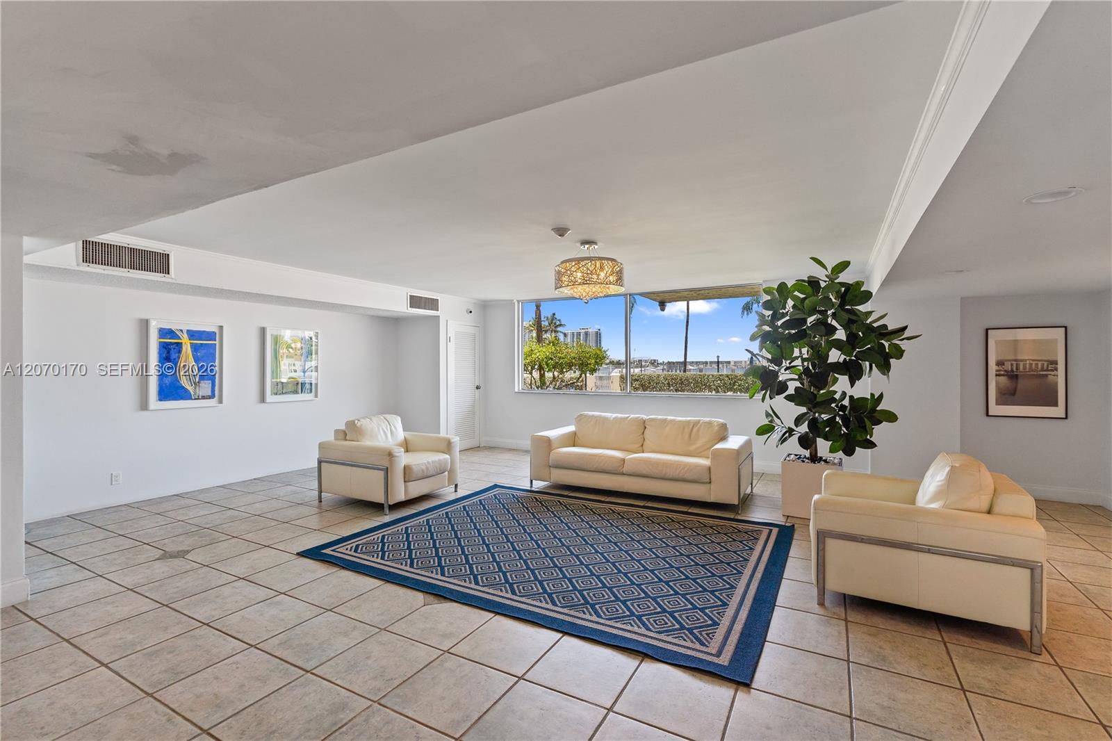 2821 N Miami Beach Boulevard 4f Property Photo 9