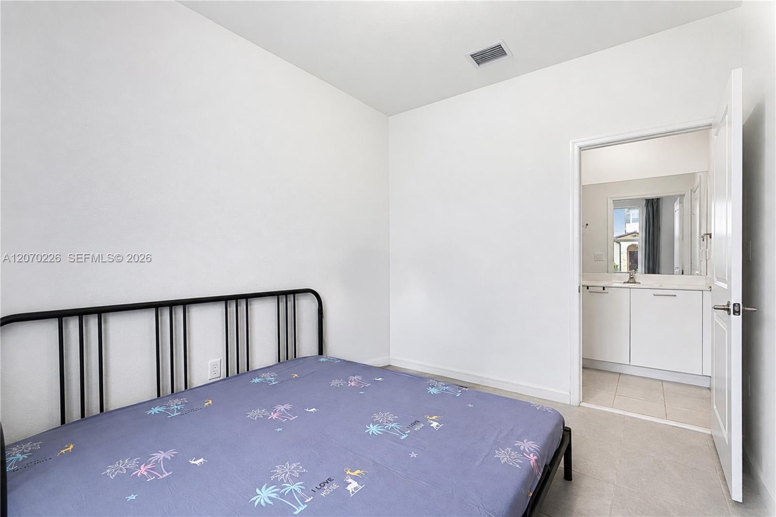 12218 Nw 24th Place Property Photo 16