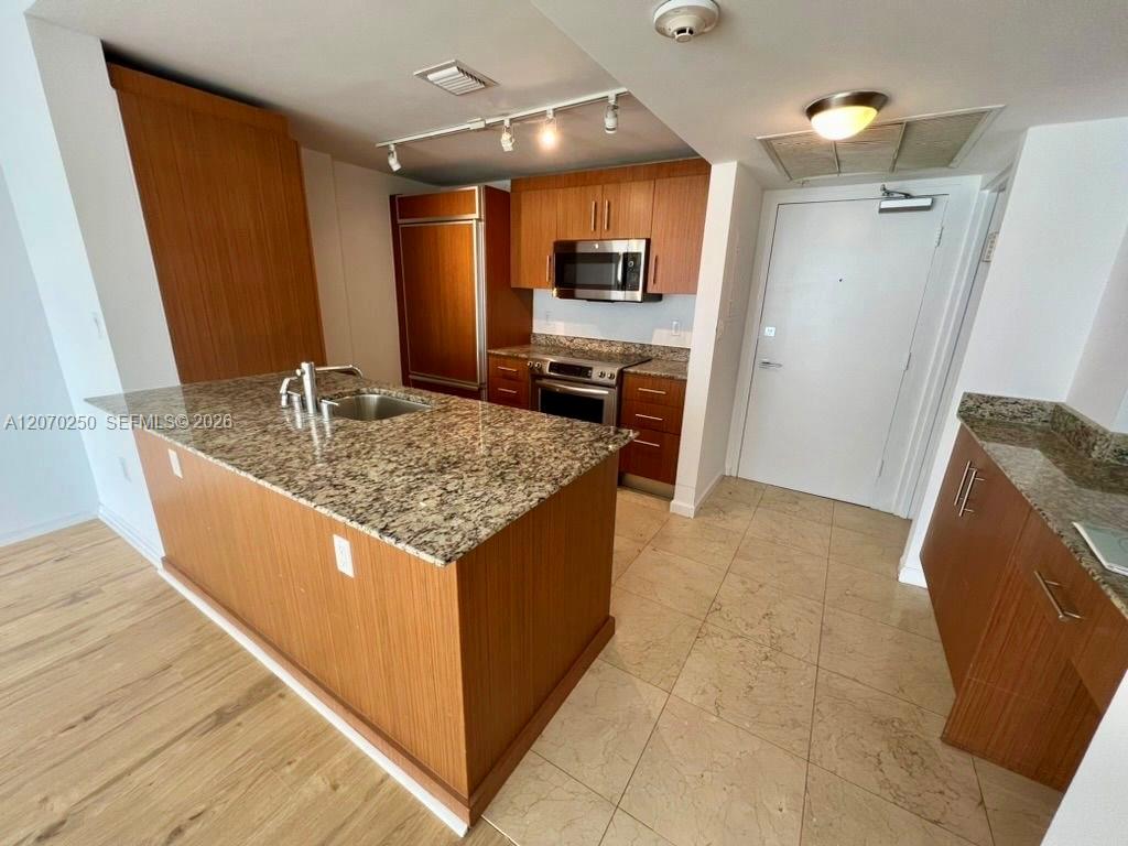 10275 Collins Avenue 415 Property Photo 1