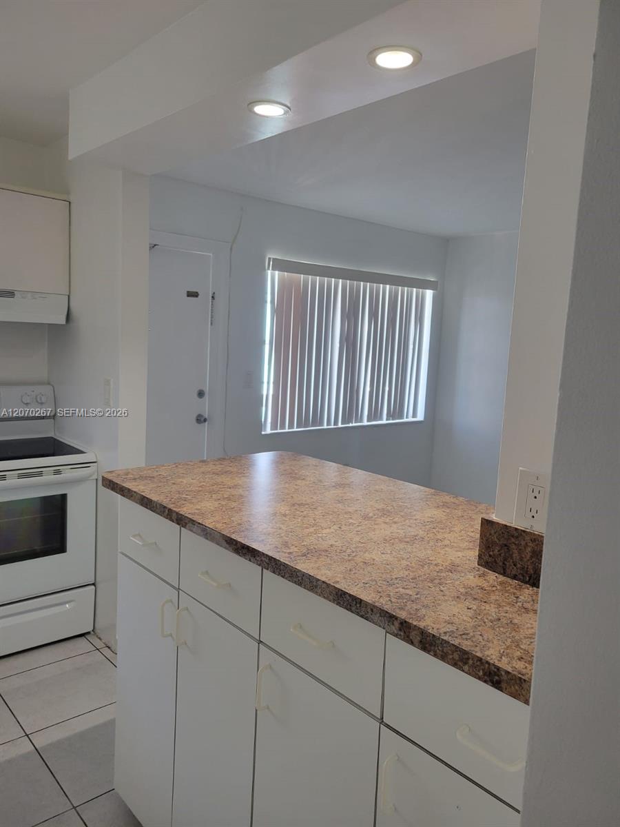 7620 Carlyle Avenue 604 Property Photo 4