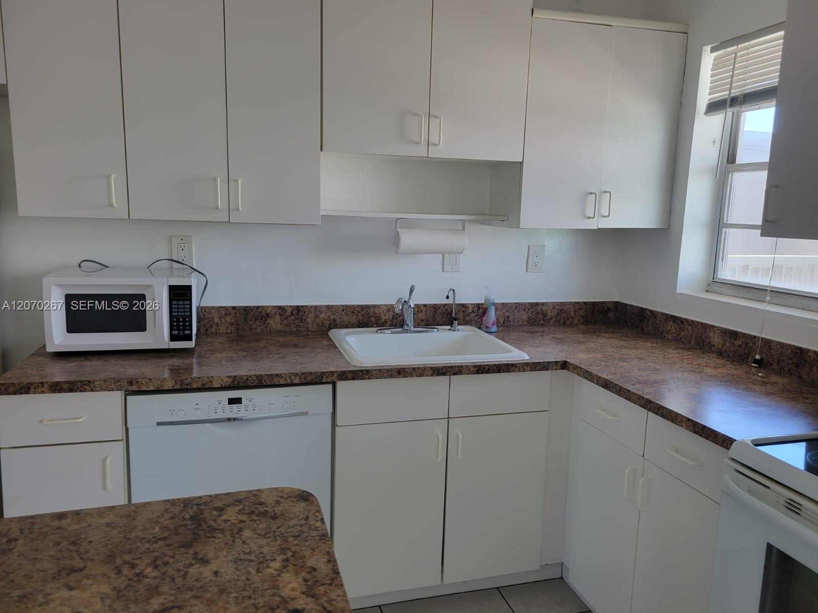 7620 Carlyle Avenue 604 Property Photo 6