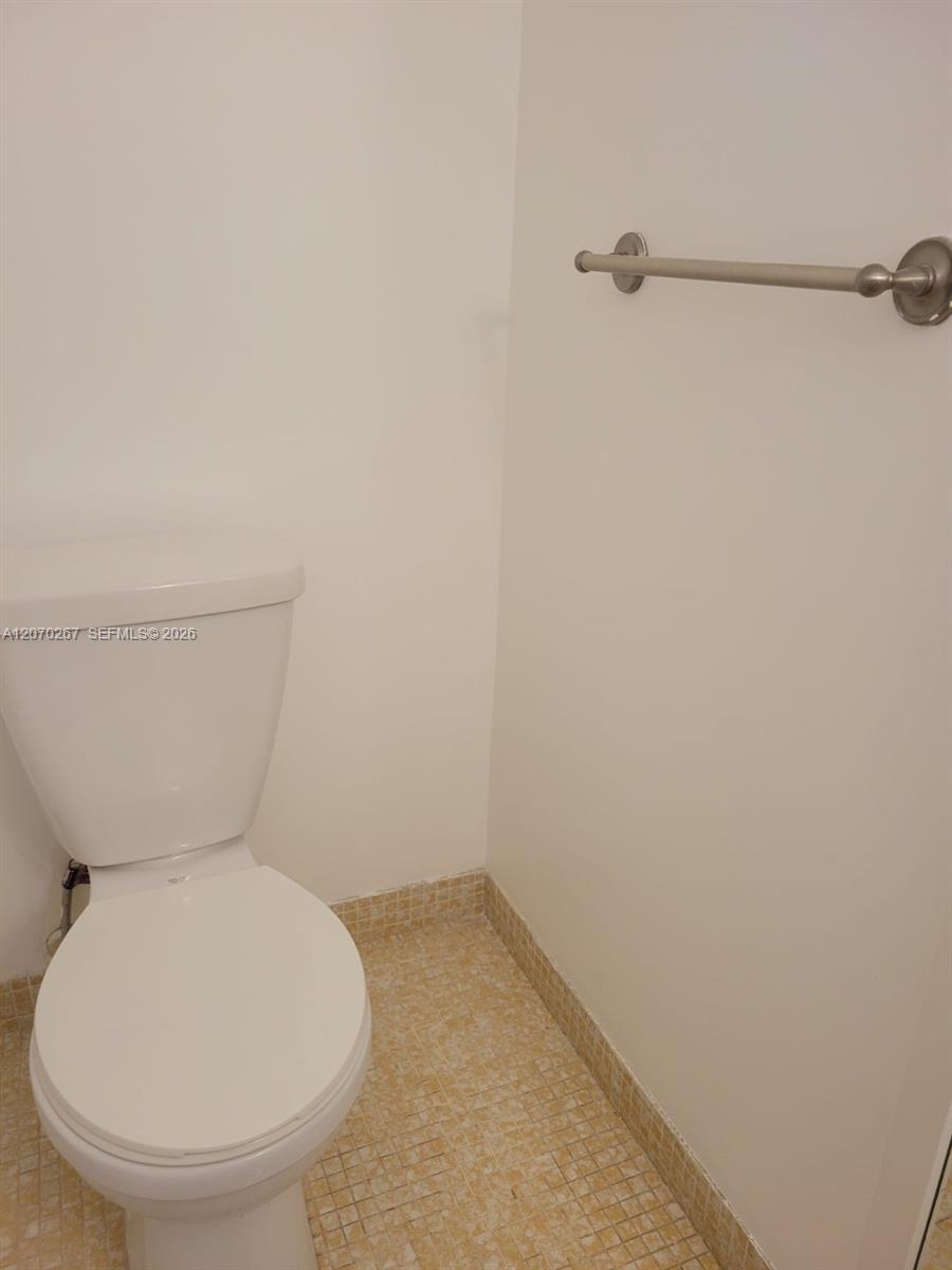 7620 Carlyle Avenue 604 Property Photo 16