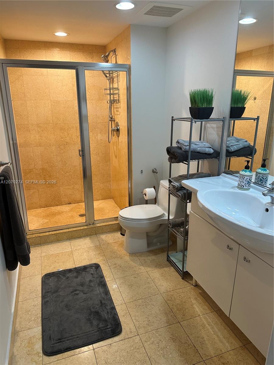 A12070274 Property Photo 4
