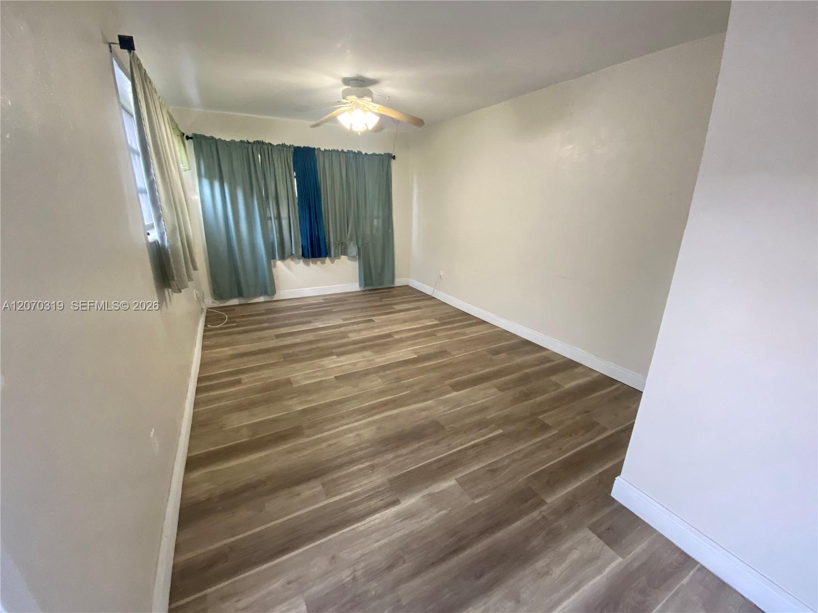350 Sw 34th Avenue - Property Photo 4