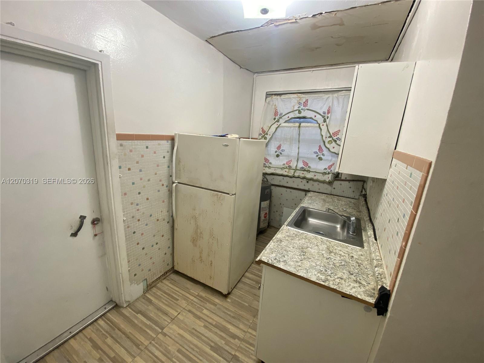 350 Sw 34th Avenue - Property Photo 7