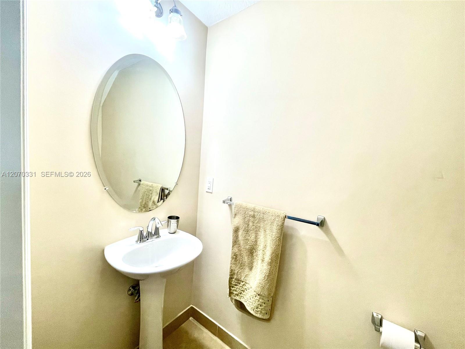 A12070331 Property Photo 7