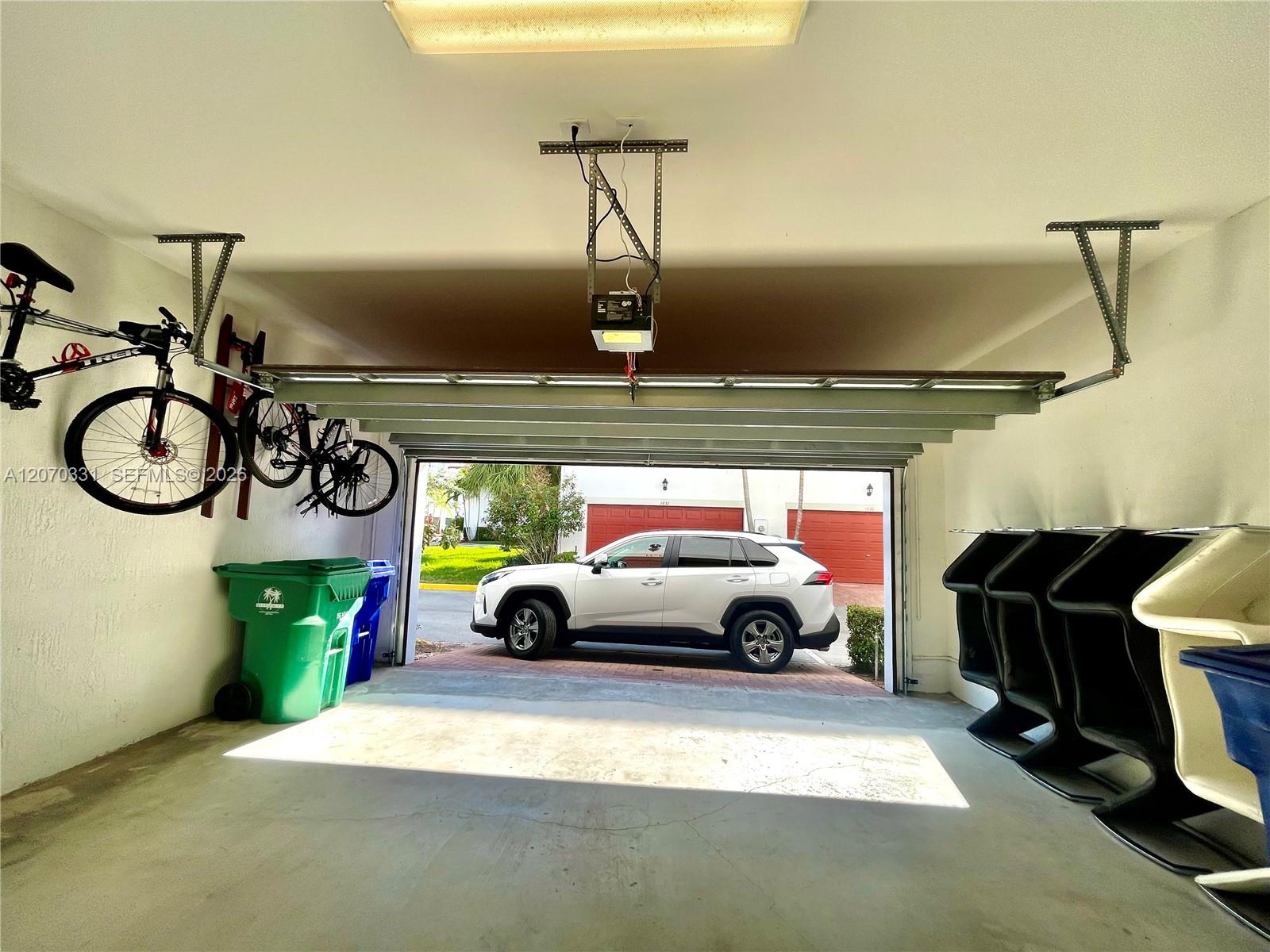 A12070331 Property Photo 11