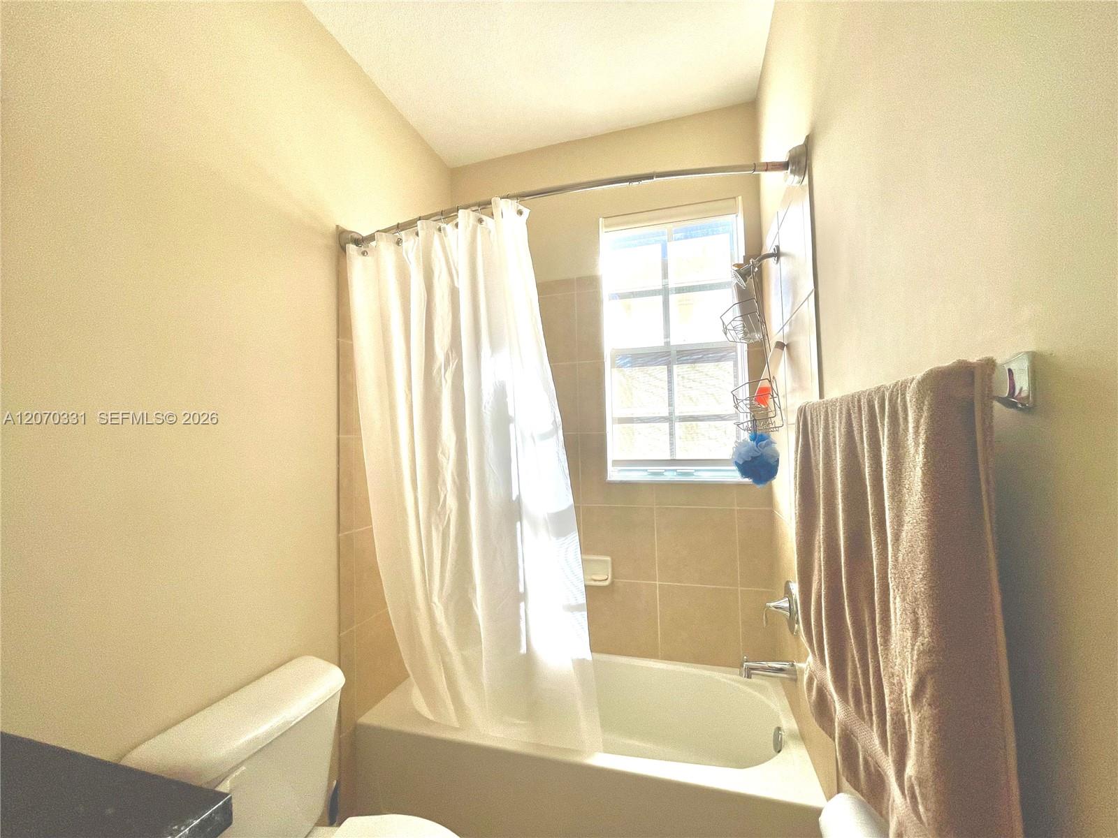 A12070331 Property Photo 21
