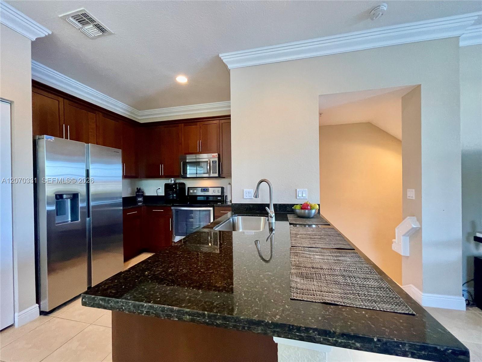 A12070331 Property Photo 24