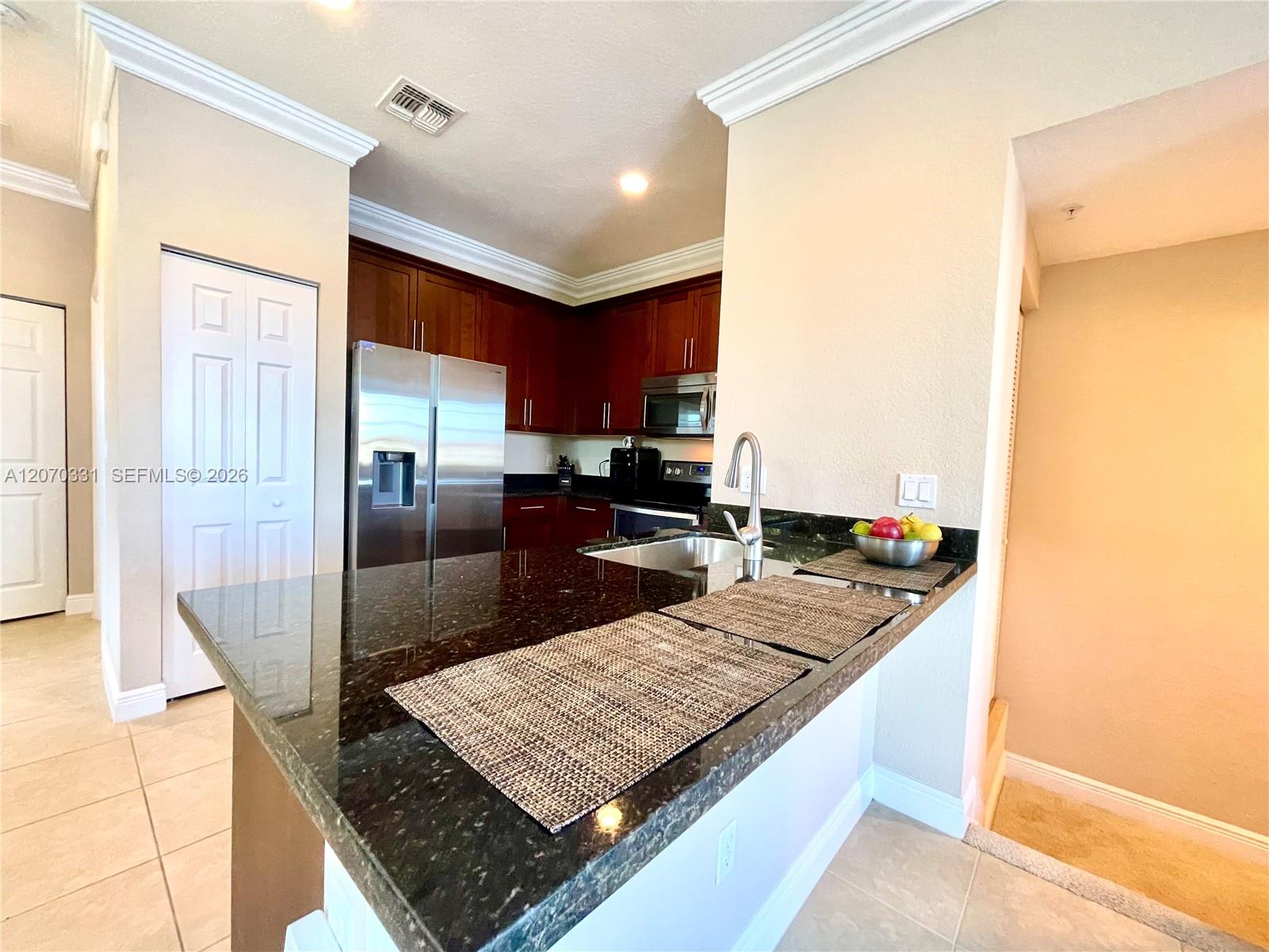A12070331 Property Photo 25