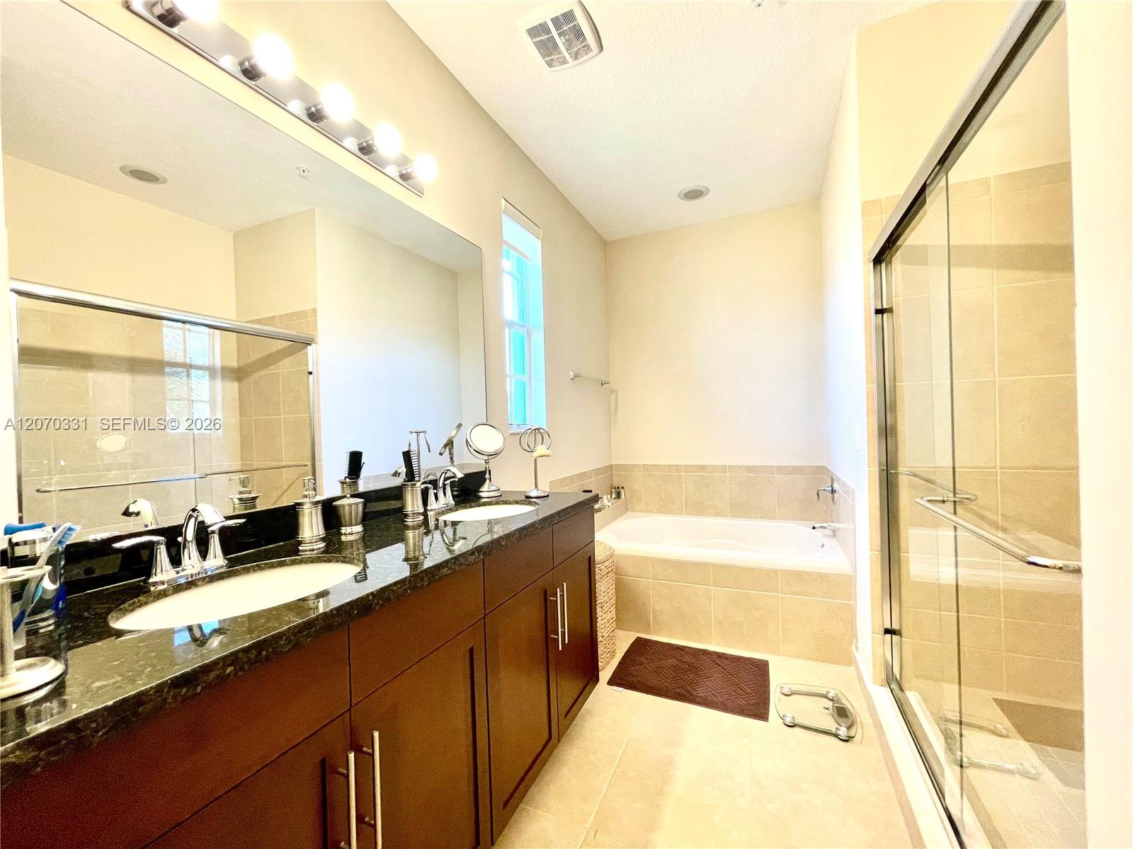A12070331 Property Photo 28