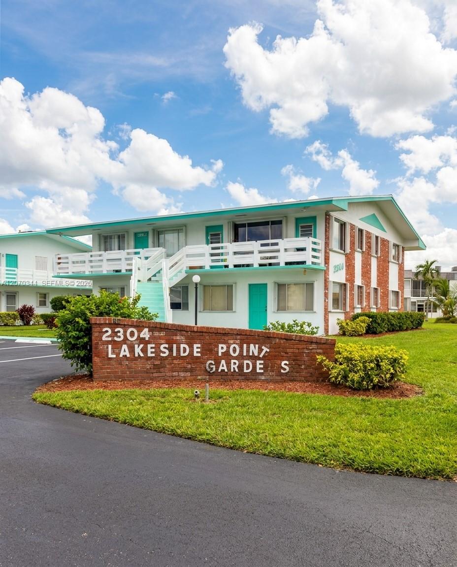 2304 Lake Osborne Drive 21 Property Photo 11