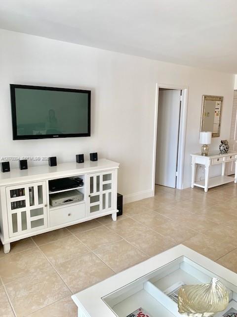 5701 Collins Avenue 311 Property Photo 2