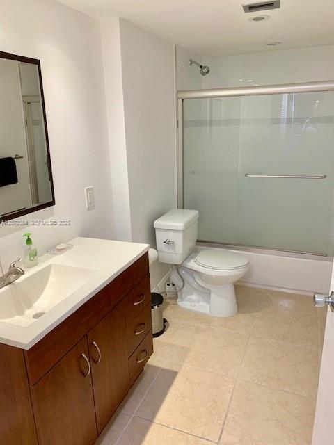 5701 Collins Avenue 311 Property Photo 9