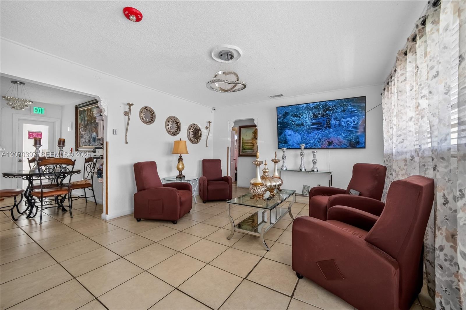 A12070397 Property Photo 4