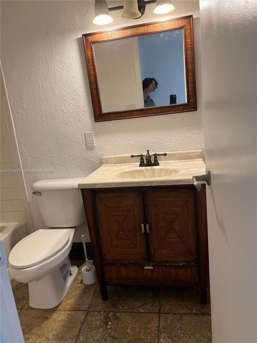 1267 Sw 46th Avenue 2308 Property Photo 7